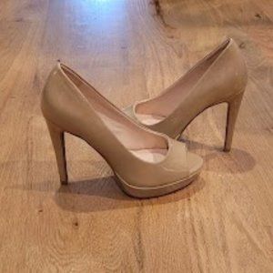 Chinese Laundry Peep Toe Pumps_Cream_Patented leather